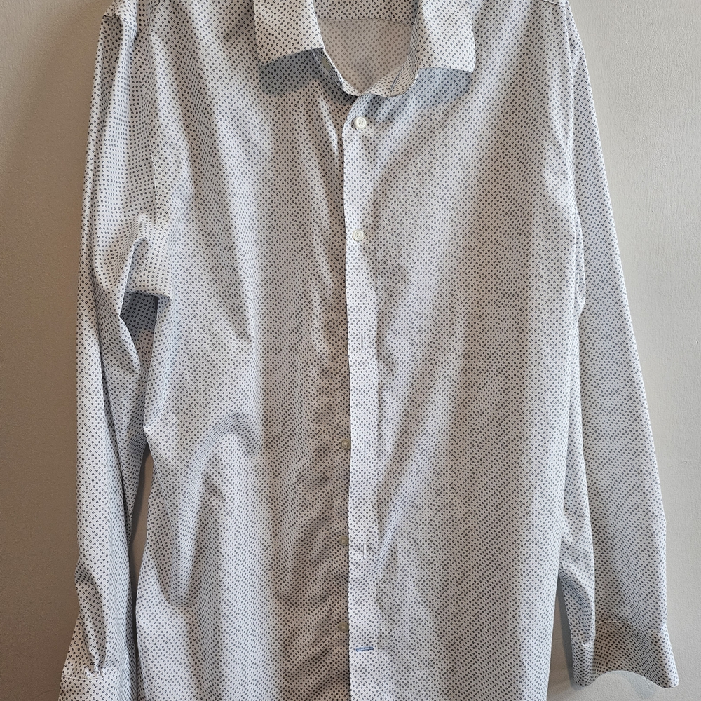 Banana Republic White and Black Patterned Shirt